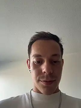 Snapshot of AxelMuller chatting on 02-27-26, 12:49 AxelMuller online show from 02-27-26, 12:49