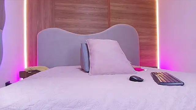 shaina adams online show from 02-21-26, 11:55