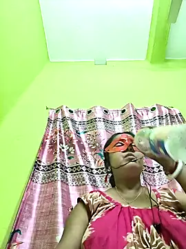 Snapshot of mahi893 chatting on 03-09-26, 05:50 mahi893 online show from 03-09-26, 05:50