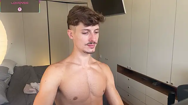 Snapshot of vitoraugustoxxx chatting on 03-06-26, 07:21 vitoraugustoxxx online show from 03-06-26, 07:21