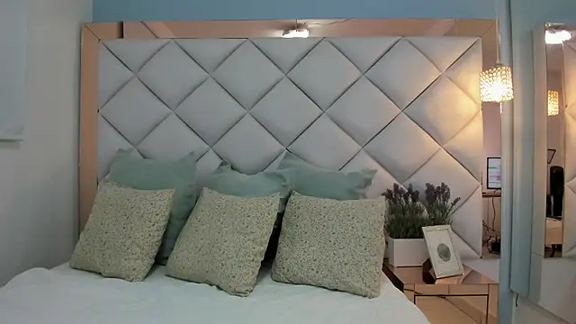 Snapshot of crystalstonee chatting on 05-26-26, 11:12 crystalstonee online show from 05-26-26, 11:12