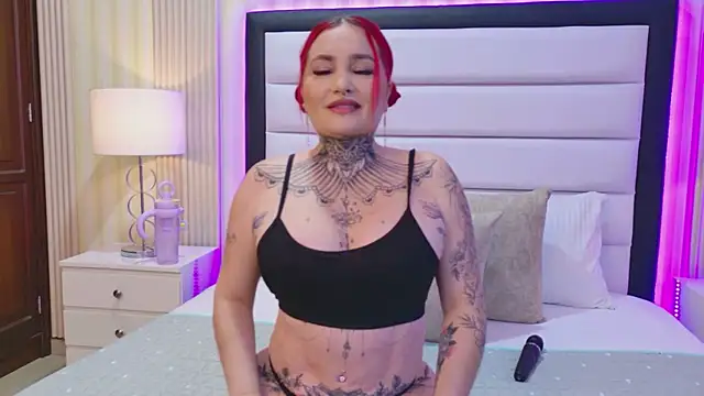 AlejandraMartinezz online show from 02-11-26, 02:00