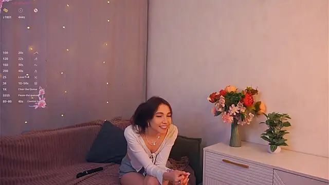 Snapshot of CarlaSpiva chatting on 02-15-26, 08:05 CarlaSpiva online show from 02-15-26, 08:05