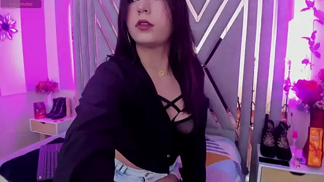 Snapshot of kissy_seduce chatting on 04-08-26, 01:11 kissy seduce online show from 04-08-26, 01:11