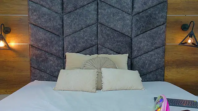 AnnieRouse   online show from 02-21-26, 11:44