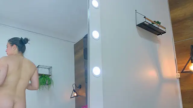 AnnieRouse   online show from 03-04-26, 11:38