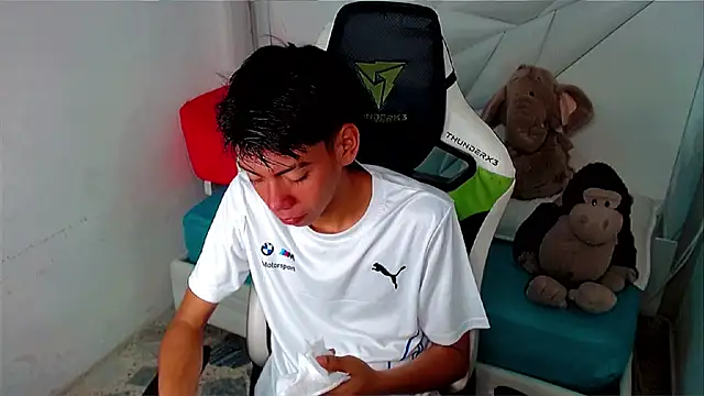 Liarr  online show from 04-22-26, 04:04