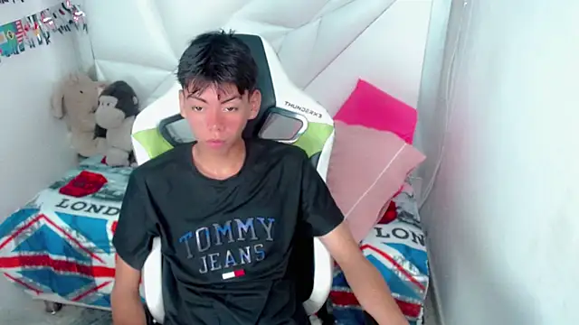 Liarr  online show from 04-29-26, 02:04