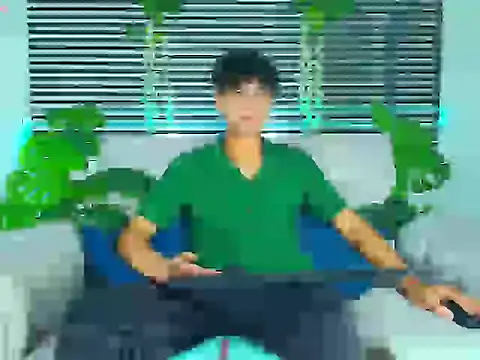 ThiiagoSaeenz online show from 04-13-26, 03:39