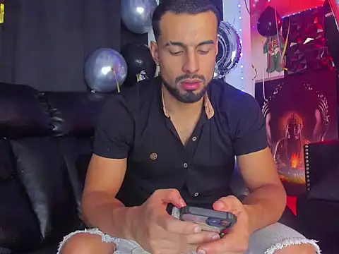 Snapshot of bastian_bigcock chatting on 02-03-26, 03:59 bastian bigcock online show from 02-03-26, 03:59