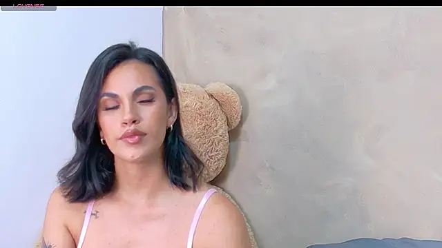 Snapshot of AndiVasquez chatting on 03-07-26, 06:21 AndiVasquez online show from 03-07-26, 06:21