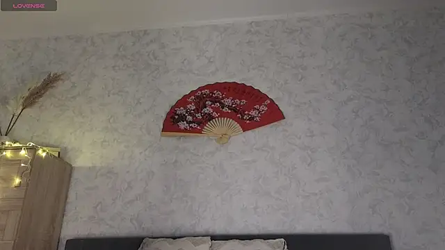 Snapshot of saya_li11 chatting on 02-04-26, 05:57 saya li11 online show from 02-04-26, 05:57