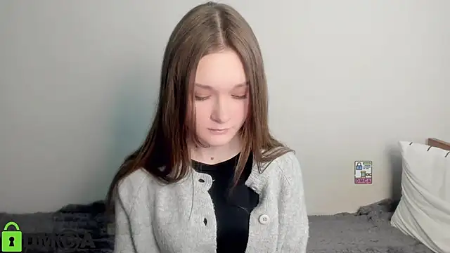 Snapshot of Elina_X chatting on 05-15-26, 01:40 Elina X online show from 05-15-26, 01:40