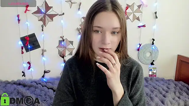Snapshot of Elina_X chatting on 06-15-26, 01:13 Elina X online show from 06-15-26, 01:13