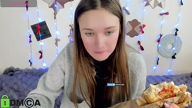 Snapshot of Elina_X chatting on 06-16-26, 01:14 Elina X online show from 06-16-26, 01:14