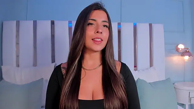 Snapshot of gaby_klum chatting on 02-03-26, 10:04 gaby klum online show from 02-03-26, 10:04