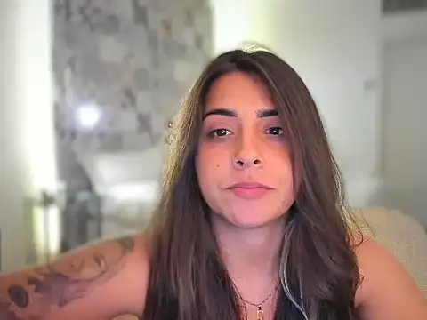 Snapshot of gaby_klum chatting on 02-22-26, 12:34 gaby klum online show from 02-22-26, 12:34