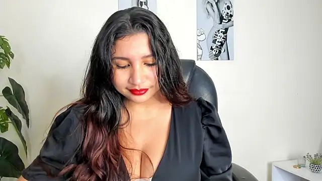 Snapshot of Victoria_Rosee chatting on 02-02-26, 12:37 Victoria Rosee online show from 02-02-26, 12:37