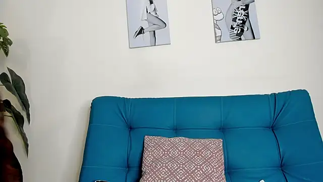 Snapshot of Victoria_Rosee chatting on 02-20-26, 01:11 Victoria Rosee online show from 02-20-26, 01:11