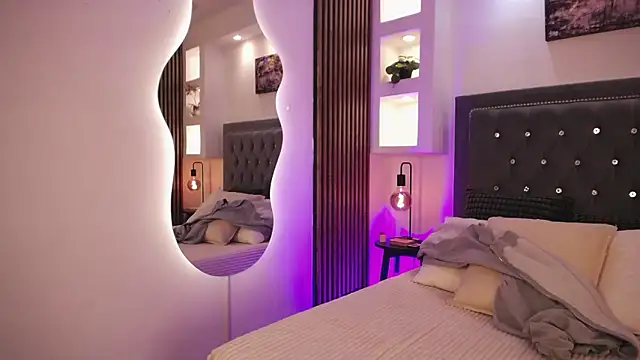 Snapshot of Fancy_Vixen chatting on 03-06-26, 03:25 Fancy Vixen online show from 03-06-26, 03:25