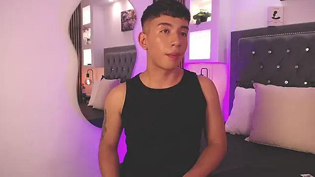 Snapshot of Fancy_Vixen chatting on 03-07-26, 04:31 Fancy Vixen online show from 03-07-26, 04:31