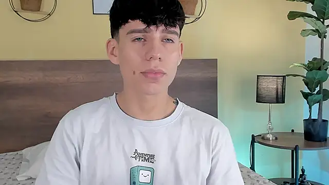 Snapshot of Angel_eros_ chatting on 02-17-26, 04:53 Angel eros online show from 02-17-26, 04:53