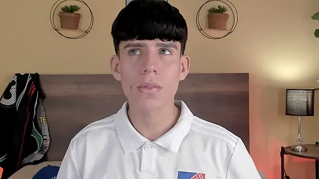 Snapshot of Angel_eros_ chatting on 02-19-26, 04:52 Angel eros online show from 02-19-26, 04:52