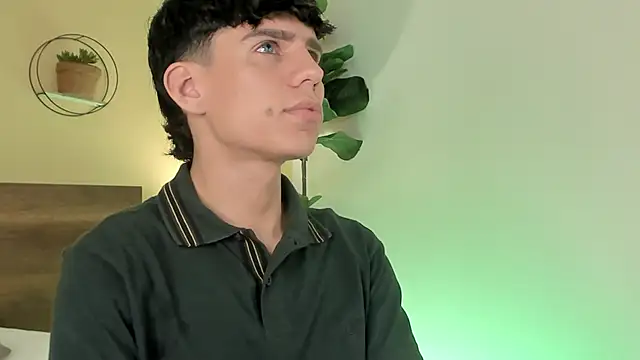 Snapshot of Angel_eros_ chatting on 02-20-26, 05:26 Angel eros online show from 02-20-26, 05:26