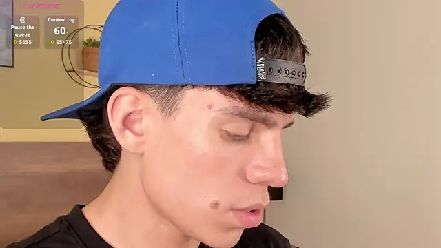 Snapshot of Angel_eros_ chatting on 02-28-26, 04:46 Angel eros online show from 02-28-26, 04:46