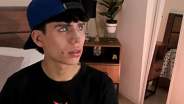 Snapshot of Angel_eros_ chatting on 03-05-26, 04:19 Angel eros online show from 03-05-26, 04:19