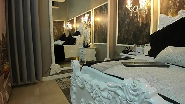 Snapshot of JuliethMilf chatting on 02-20-26, 07:47 JuliethMilf online show from 02-20-26, 07:47