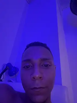 Snapshot of hotboyluxe chatting on 05-26-26, 12:01 hotboyluxe online show from 05-26-26, 12:01