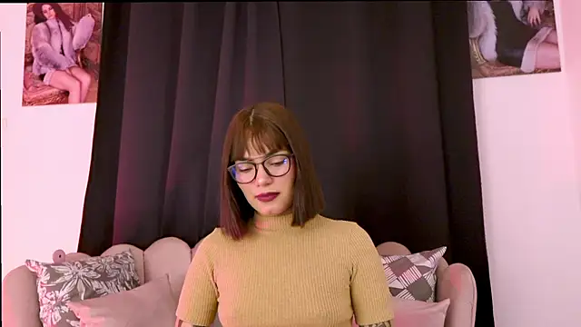 Snapshot of dakotacollins_ chatting on 06-25-26, 04:45 dakotacollins online show from 06-25-26, 04:45