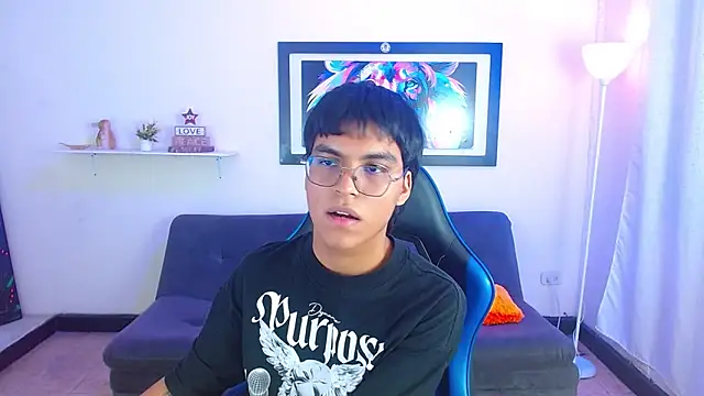 Maecum18 online show from 04-28-26, 08:36