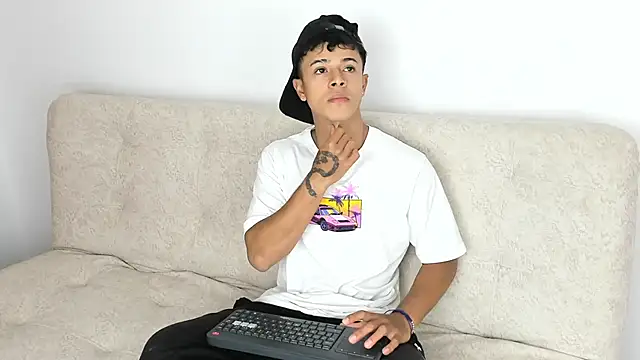 Snapshot of _Alex_Colton chatting on 02-02-26, 10:41 Alex Colton online show from 02-02-26, 10:41