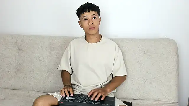 Snapshot of _Alex_Colton chatting on 02-19-26, 10:17 Alex Colton online show from 02-19-26, 10:17