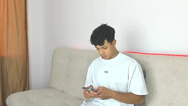 Snapshot of _Alex_Colton chatting on 03-09-26, 10:14 Alex Colton online show from 03-09-26, 10:14