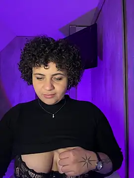 Snapshot of BabyChanntal chatting on 02-02-26, 02:43 BabyChanntal online show from 02-02-26, 02:43