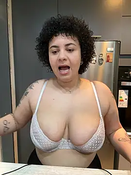 Snapshot of BabyChanntal chatting on 02-17-26, 02:35 BabyChanntal online show from 02-17-26, 02:35