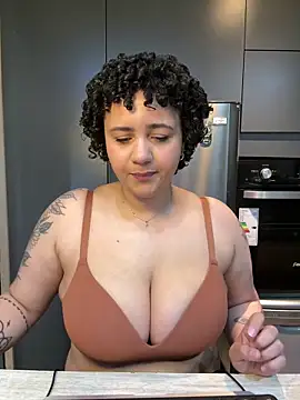 Snapshot of BabyChanntal chatting on 02-19-26, 12:56 BabyChanntal online show from 02-19-26, 12:56