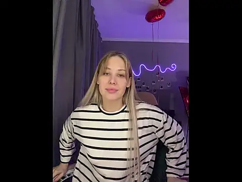 Snapshot of plugmyHDMI chatting on 02-12-26, 05:52 plugmyHDMI online show from 02-12-26, 05:52