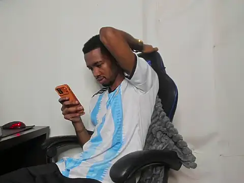 Kofi exotic 2 online show from 06-07-26, 10:24