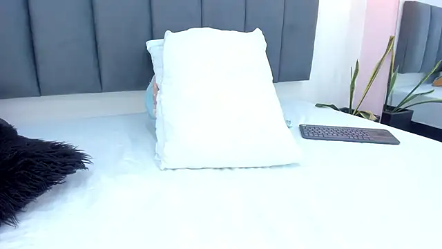 sam doll  online show from 06-11-26, 07:12