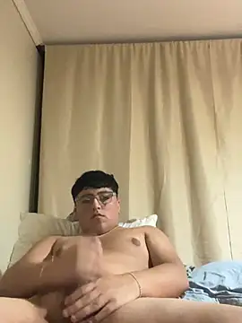 Snapshot of luchooo18 chatting on 04-06-26, 04:46 luchooo18 online show from 04-06-26, 04:46