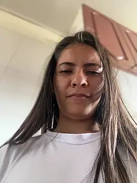 Esperanza GS online show from 04-28-26, 01:05