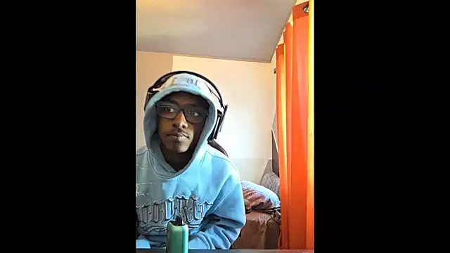 Snapshot of hormoneactivated chatting on 02-08-26, 06:11 hormoneactivated online show from 02-08-26, 06:11