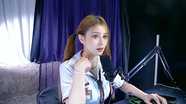 Yunny-888 online show from 02-04-26, 06:08