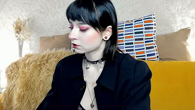 Snapshot of Scarle_Whisper chatting on 02-08-26, 01:20 Scarle Whisper online show from 02-08-26, 01:20