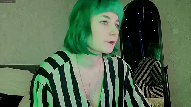 Scarle Whisper online show from 05-19-26, 09:15