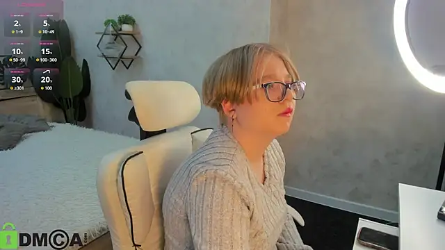 Lauraaa Smith online show from 02-25-26, 07:18